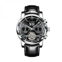 Pulsera de cuero y fondo negro